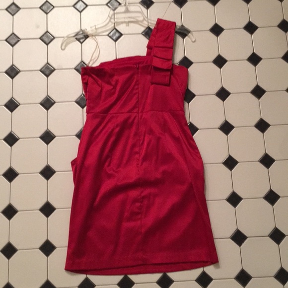 Outgrown - Picture 2 of 3